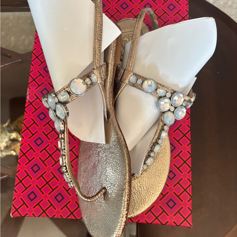 Tory Burch Elegant Gold leather Sandals with Gem Accents - Picture 3 of 8